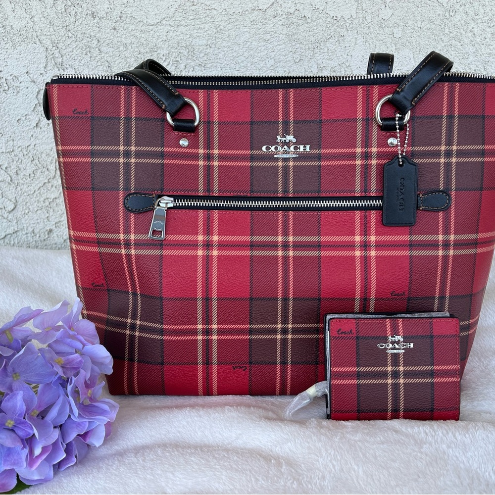 Coach Gallery Tote & Wallet in Plaid print